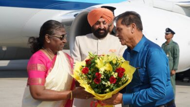 कैबिनेट मंत्री ने किया राष्ट्रपति का स्वागत