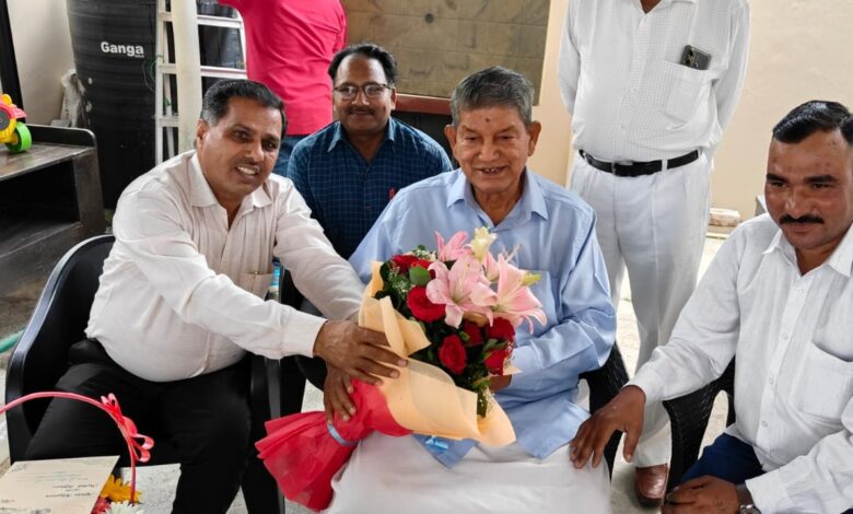 हर्षोल्लास के साथ मनाया हरीश रावत का जन्म दिन