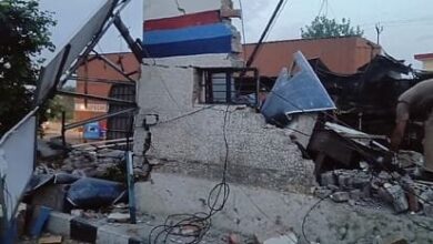 नारसन बॉर्डर पर पुलिस चौकी में घुसी तेज रफ्तार प्राइवेट बस