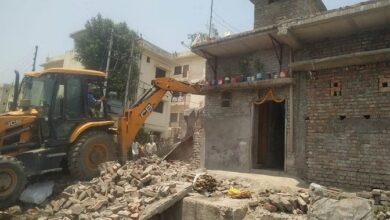 अतिक्रमण हटाने की कार्रवाई से मचा हड़कंप