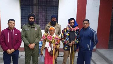 बुजुर्ग की “जिद” को पुलिस ने किया पूरा, करवाए श्री हेमकुंड साहिब के दर्शन बुजुर्ग की “जिद” को पुलिस ने किया पूरा, करवाए श्री हेमकुंड साहिब के दर्शन