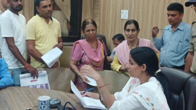 जनसुनवाई में प्राप्त शिकायतों को गंभीरता से ले अधिकारी : डीएम