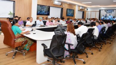 अपूर्ण  घोषणाओं पर तत्परता से कार्यवाही के निर्देश