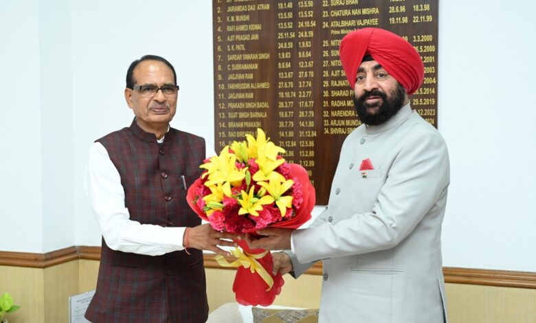 राज्य में मौन पालन के क्षेत्र में काफी संभावना : राज्यपाल राज्य में मौन पालन के क्षेत्र में काफी संभावना : राज्यपाल