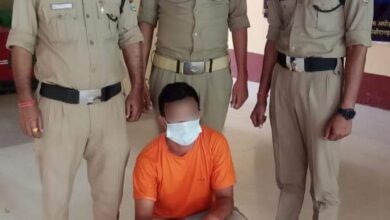 3 लाख रुपये की कीड़ा जड़ी सहित व्यक्ति गिरफतार