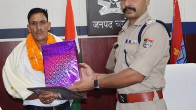 अधिवर्षता सेवा पूर्ण करने पर पुलिस कार्मिकों को दी भावभीनी विदाई