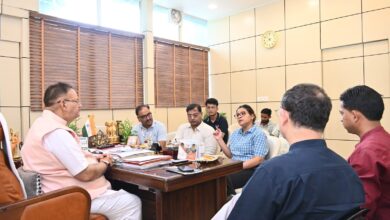 निर्देश : सेब बागवानों को फसल बीमा का मुआवजा दिया जाए