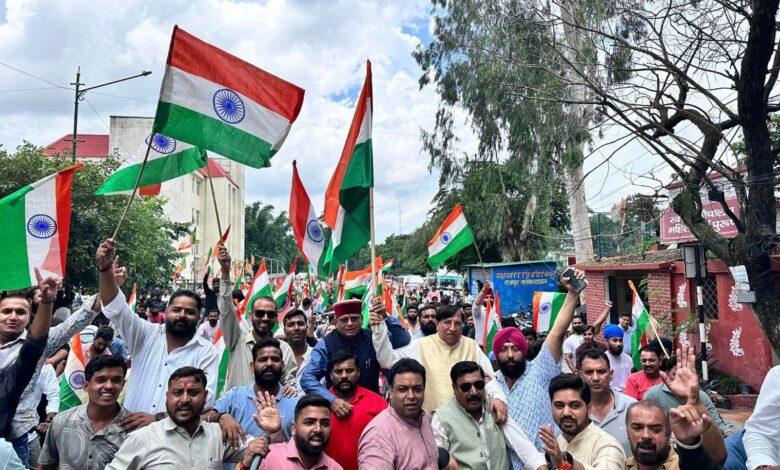 राजधानी दून में तिरंगा यात्रा का आयोजन