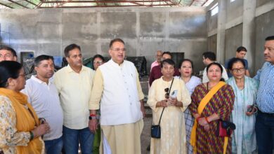 निर्माणाधीन सामुदायिक भवन का निरीक्षण