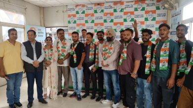 युवाओं ने ली कांग्रेस पार्टी की सदस्यता