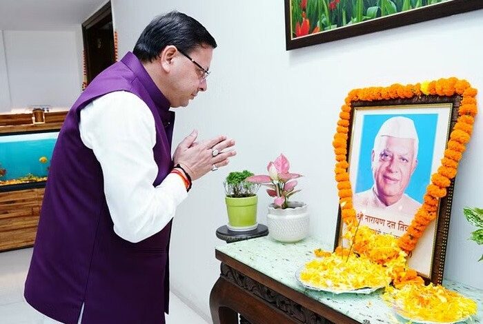 सीएम धामी ने पूर्व सीएम एनडी तिवारी को दी श्रद्धांजलि सीएम धामी ने पूर्व सीएम एनडी तिवारी को दी श्रद्धांजलि