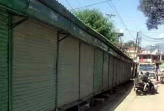 तनाव की स्थिति : अन्य जनपदों से अतिरिक्त पुलिस बल मंगवाया गया