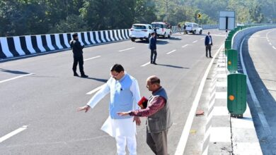 दिल्ली-देहरादून एक्सप्रेस वे के निर्माण कार्यों का स्थलीय निरीक्षण