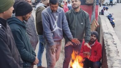 जिलाधिकारी गढ़वाल ने अलाव की व्यवस्था के साथ-साथ जरूरतमंद लोगों को कंबल वितरण करने के दिए निर्देश