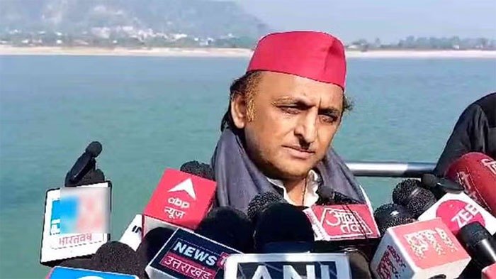 अखिलेश यादव ने दिल्ली में कांग्रेस को बताया कमजोर