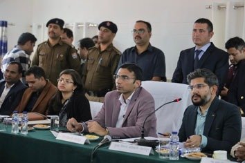 सामुदायिक स्वास्थ्य केंद्र सहिया में  डीएम ने दी अल्ट्रासाउंड मशीन, हफ्ते में दो बार बैठेंगे रेडियोलॉजिस्