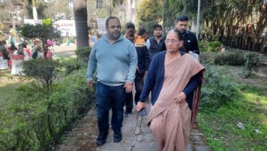 विधायक ने किया पार्क का निरीक्षण