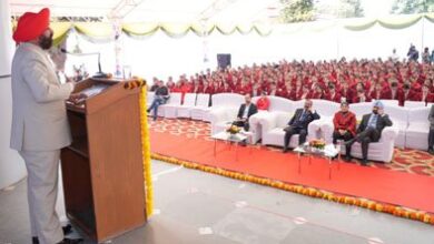 विद्यार्थियों को दूसरों से प्रतिस्पर्धा करने के बजाय स्वयं से प्रतिस्पर्धा करनी चाहिए : राज्यपाल