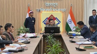 परिवार त्रासदी या आर्थिक तंगी अब नही रोक पाएगी उड़ान से : डीएम परिवार त्रासदी या आर्थिक तंगी अब नही रोक पाएगी उड़ान से : डीएम