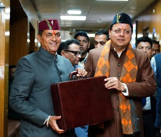 विधानसभा सत्र का तीसरा दिन : धामी सरकार ने सदन पटल पर रखा आम बजट