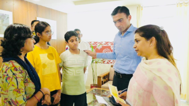 कैंसर पीड़ित विधवा सुनीता को जिला प्रशासन का सहारा, बच्चों की शिक्षा फिर हुई शुरू